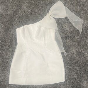 Women's One-Shoulder White Dress